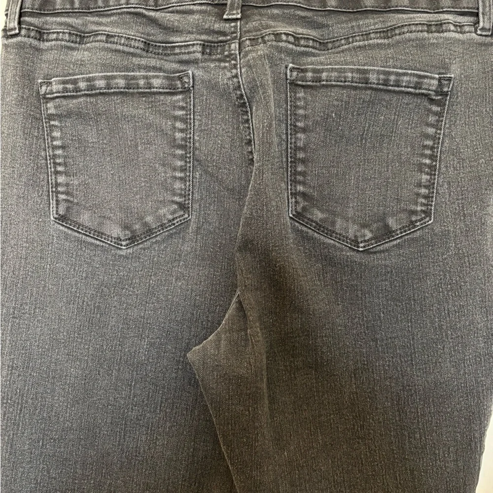 Bandolino Women's Black Jeans - Picture 4 of 7